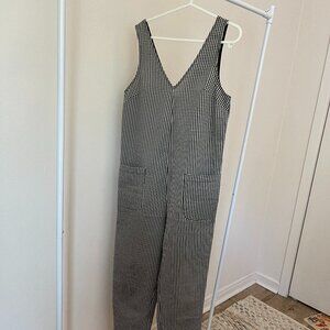 V-Neck Seersucker-Style Gingham Full-Length Jumpsuit